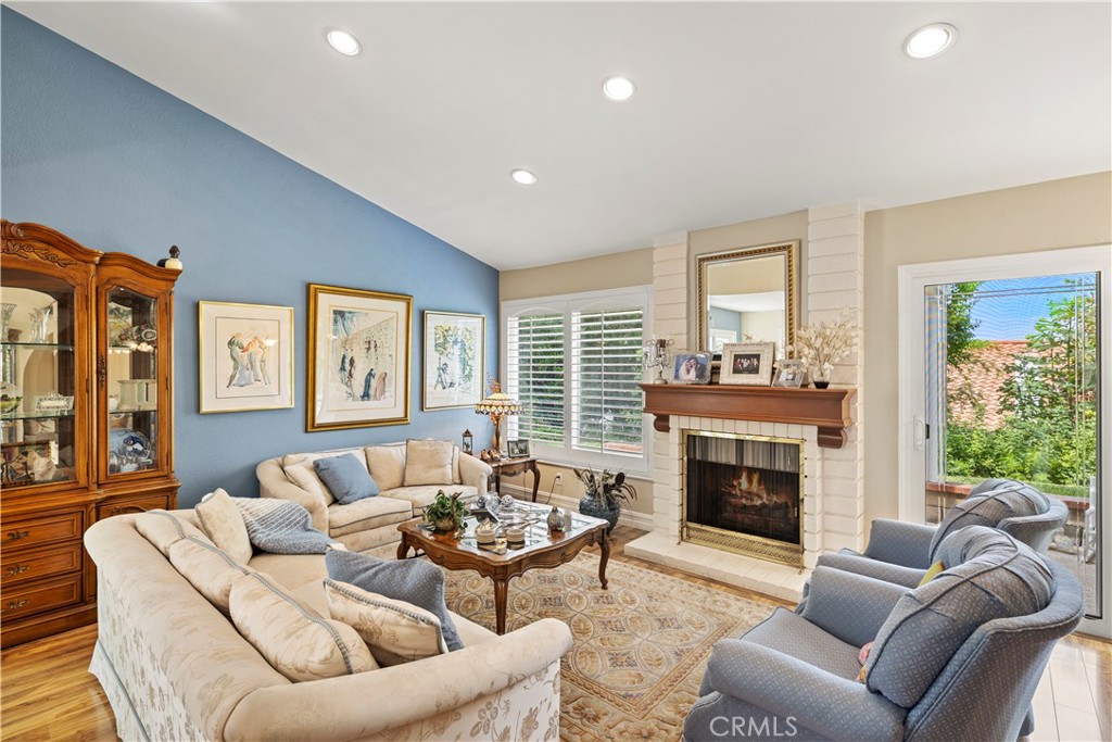 27826 TORROBA, Mission Viejo CA 92692 - photo 12