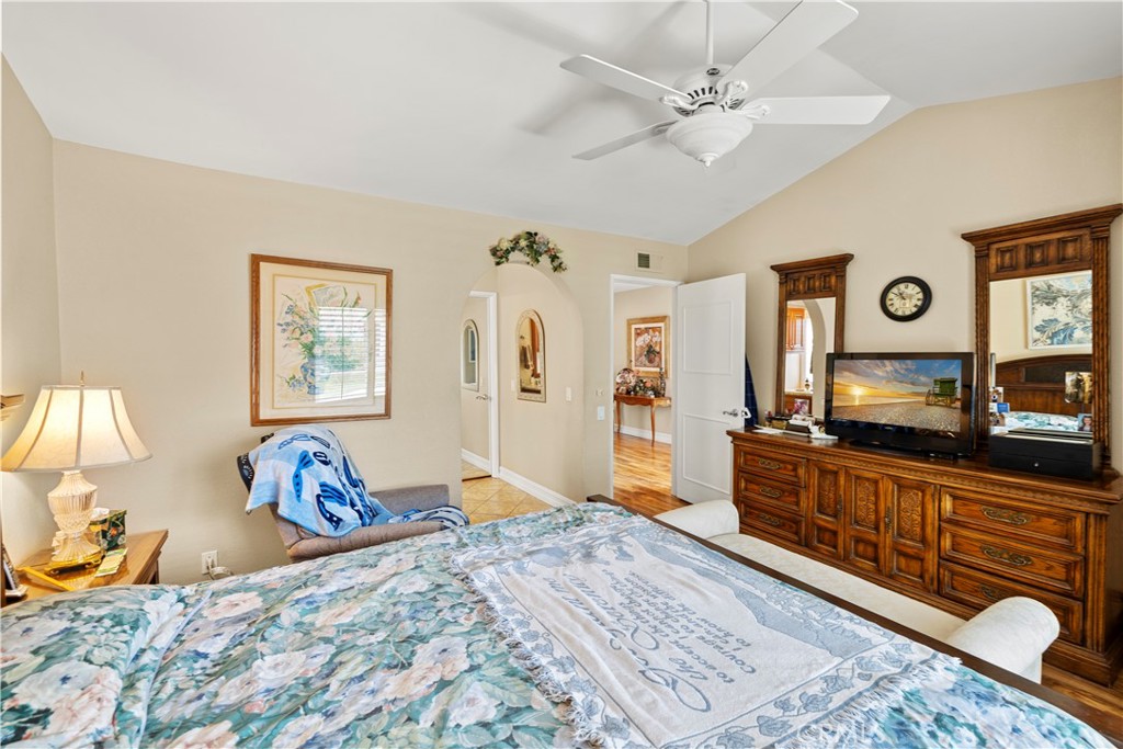 27826 TORROBA, Mission Viejo CA 92692 - photo 15