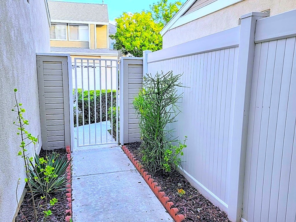 27835 BERWICK 38, Mission Viejo CA 92691 - photo 7
