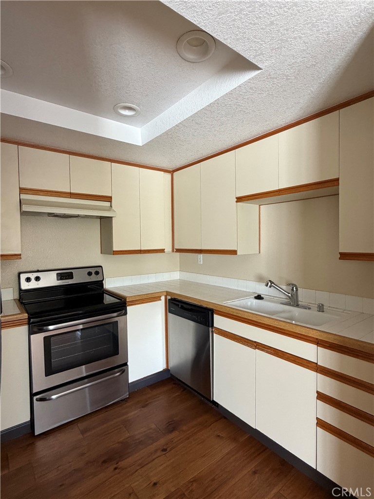 Kitchen - 27853 Ruby, Mission Viejo CA 92691 - photo 5