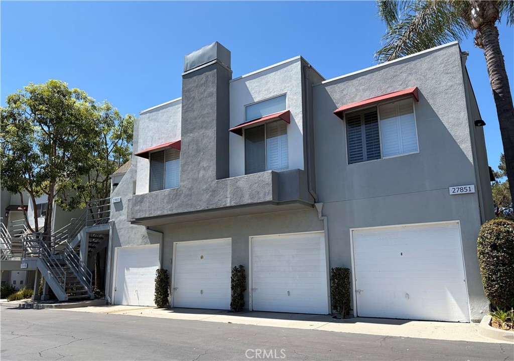 Bright second-level unit featuring front-facing windows. - 27853 Ruby, Mission Viejo CA 92691 - photo 13