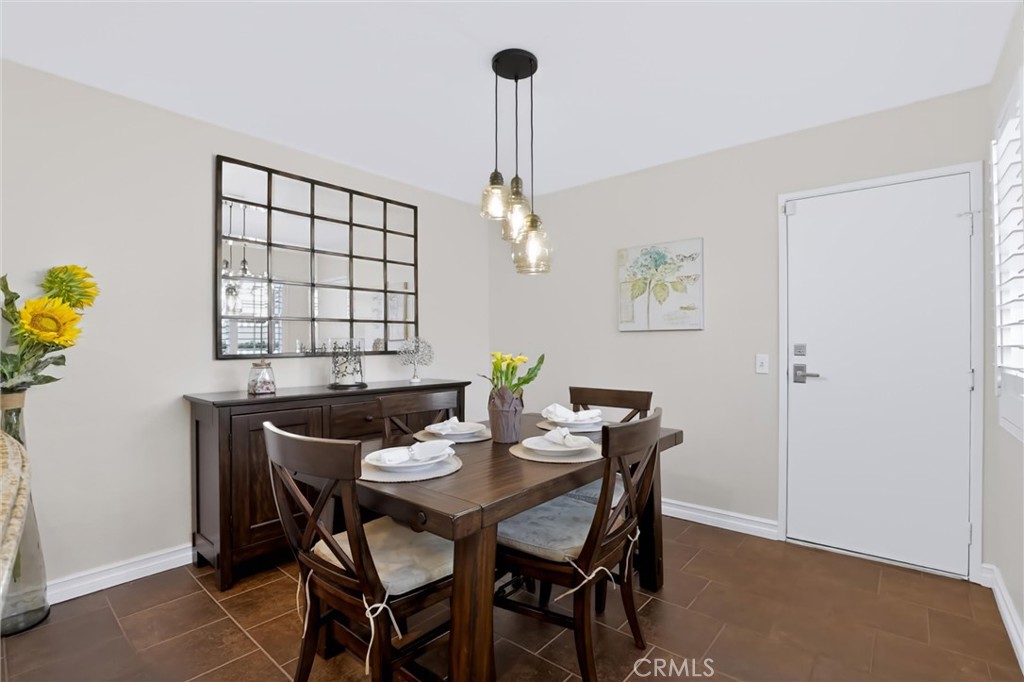 Direct access garage - 27938 Carrington, Mission Viejo CA 92692 - photo 7