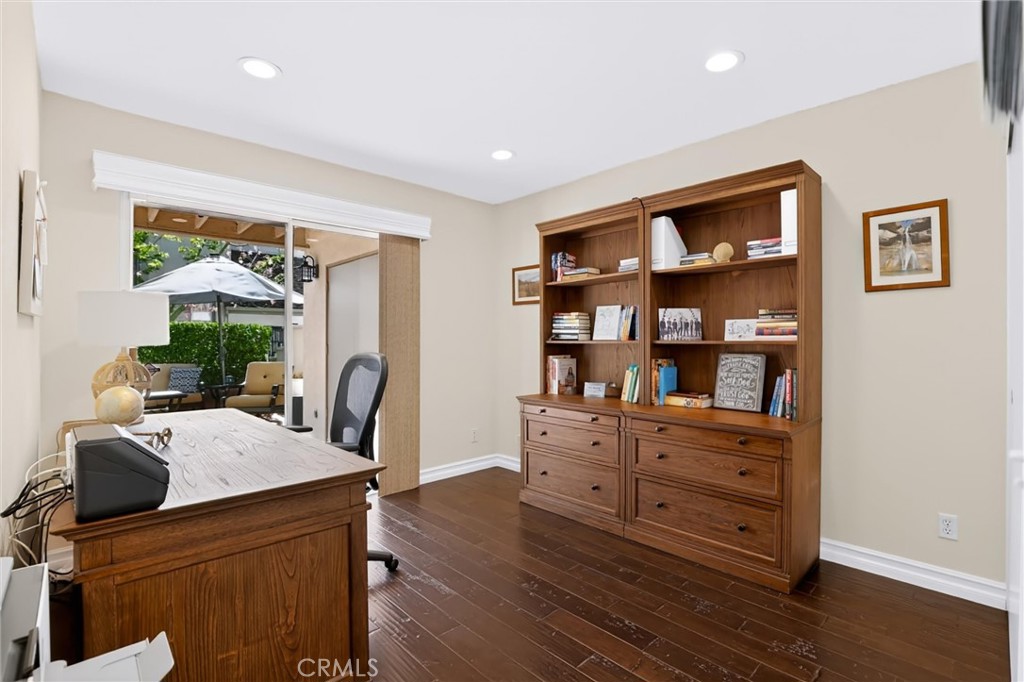 Third bedroom/office downstairs - 27938 Carrington, Mission Viejo CA 92692 - photo 14