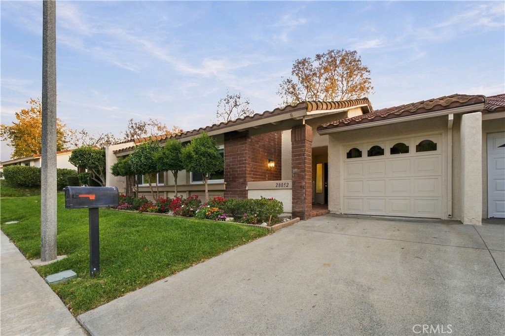28052 Via Herrera, Mission Viejo CA 92692 - photo 2