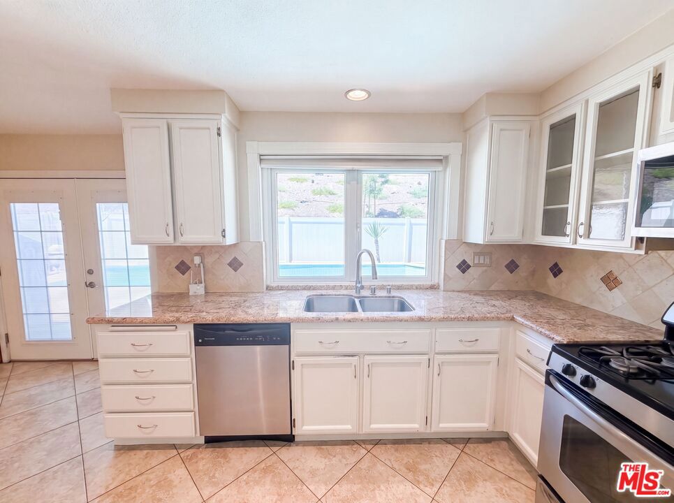 28061 Virginia, Mission Viejo CA 92692 - photo 9