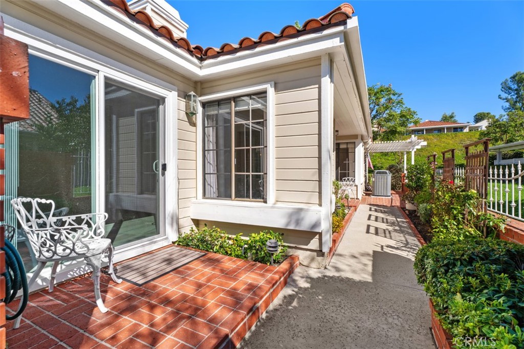 28131 Alava, Mission Viejo CA 92692 - photo 6