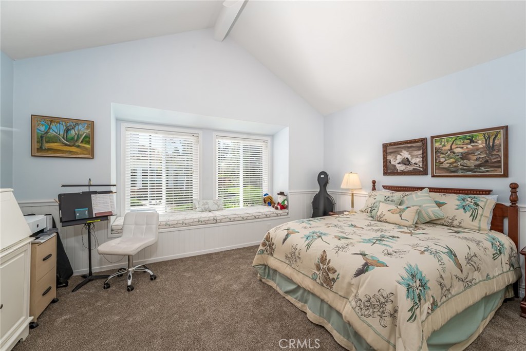 Beautiful guest room with high ceilings, window seat storage - 28149 Manchuca, Mission Viejo CA 92692 - photo 25