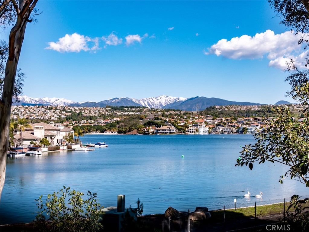 Restaurants and shops overlook the Lake - 28149 Manchuca, Mission Viejo CA 92692 - photo 68