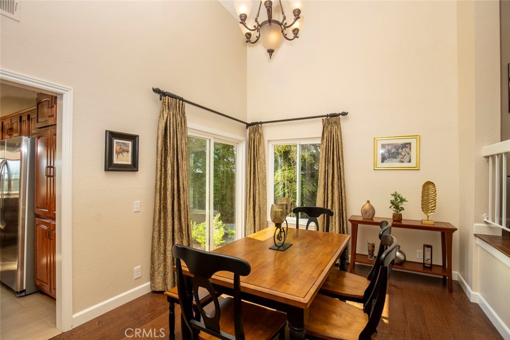 Roomy dining room - 28152 Amable, Mission Viejo CA 92692 - photo 8