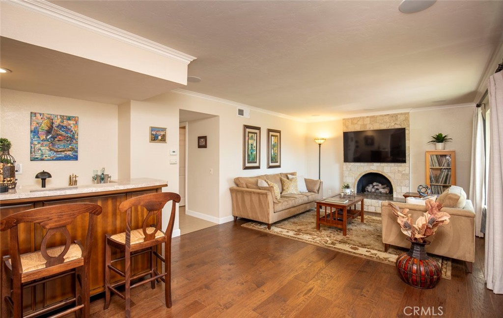 Wet bar area and family room - 28152 Amable, Mission Viejo CA 92692 - photo 10