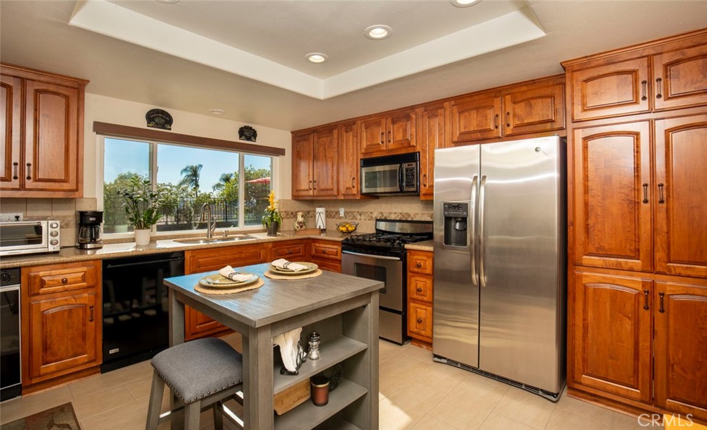 Custom cabinetry - 28152 Amable, Mission Viejo CA 92692 - photo 13