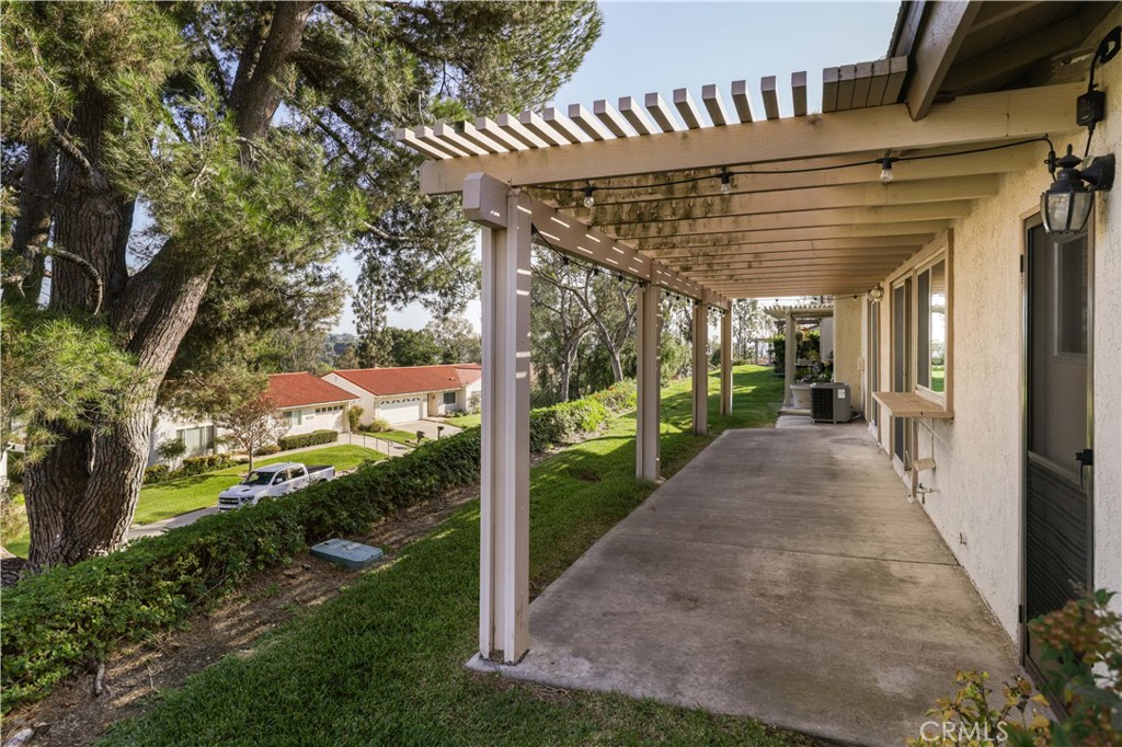 28152 Via Bonalde, Mission Viejo CA 92692 - photo 26