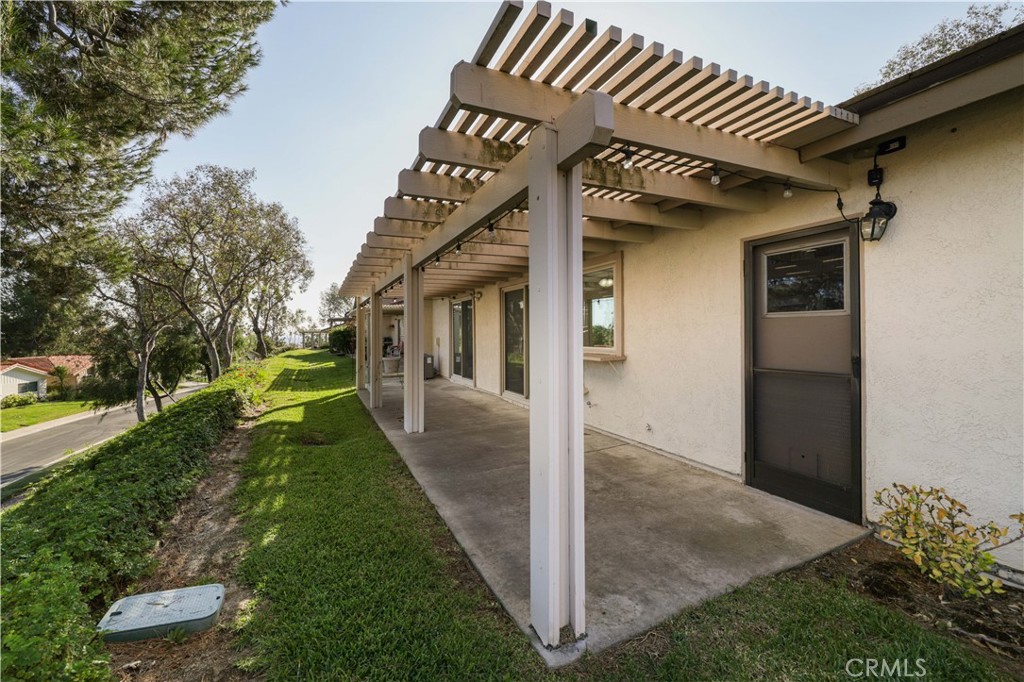 28152 Via Bonalde, Mission Viejo CA 92692 - photo 27