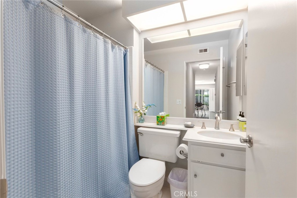 hall bathroom with walk in shower - 28302 Borgona, Mission Viejo CA 92692 - photo 13