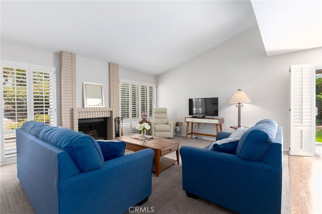 open concept living room - 28302 Borgona, Mission Viejo CA 92692 - photo 27