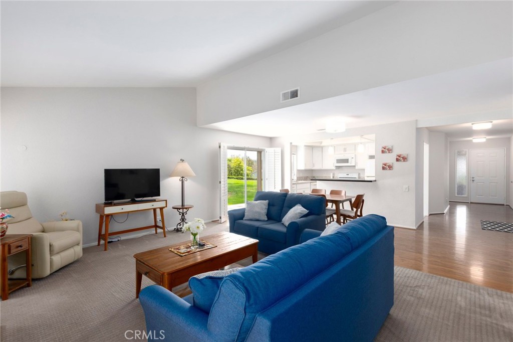 vaulted ceilings - 28302 Borgona, Mission Viejo CA 92692 - photo 29