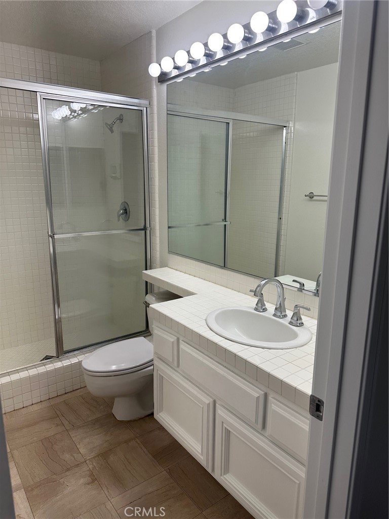 Main floor bahroom - 28451 Fieldbrook, Mission Viejo CA 92692 - photo 16