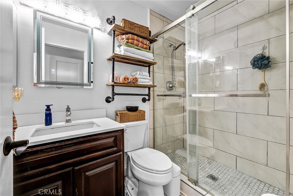 Primary bath - 28451 Zurita, Mission Viejo CA 92692 - photo 26