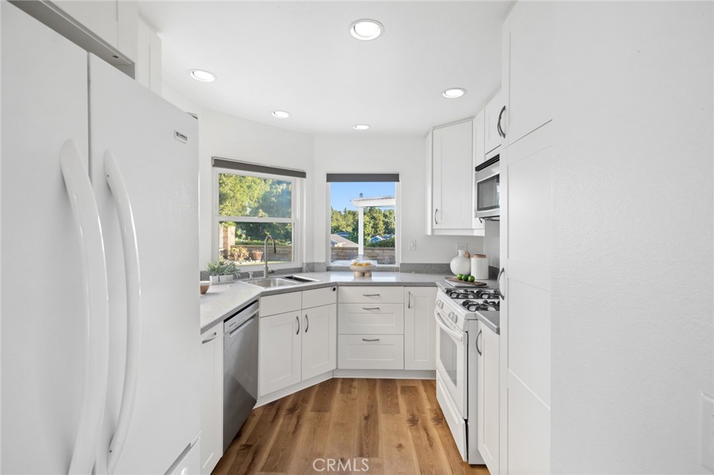 Remodeled Kitchen, Fridge included - 28802 Tomelloso, Mission Viejo CA 92692 - photo 10