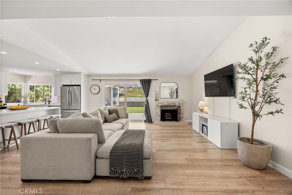 28962 De La Luna, Mission Viejo CA 92692 - photo 1