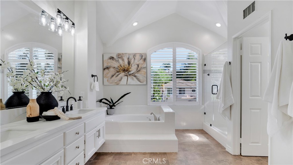 Primary bathroom - 43 Cantata, Mission Viejo CA 92692 - photo 22