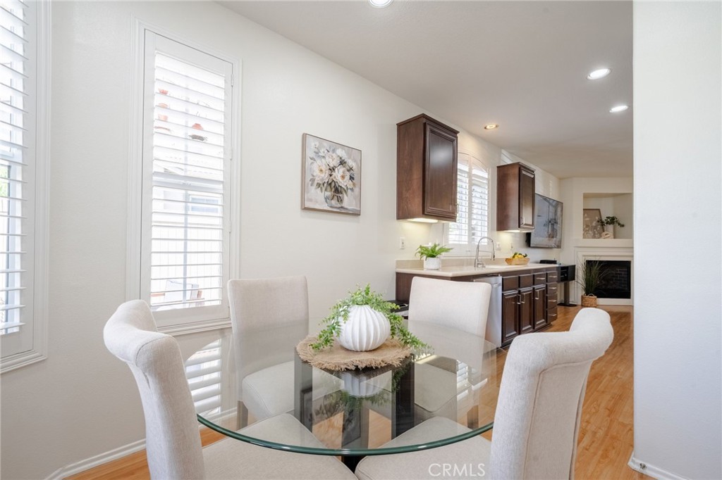 Dinette/Breakfast Dining Area with Sliding Door Access to Rear Patio/Yard. - 9 Calle Rosado, Mission Viejo CA 92692 - photo 14