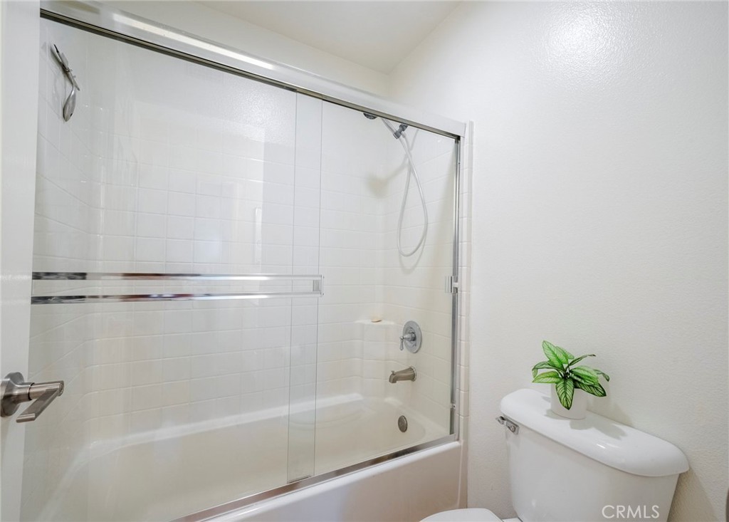 Shared Bathroom #2 with private Water Room. - 9 Calle Rosado, Mission Viejo CA 92692 - photo 38