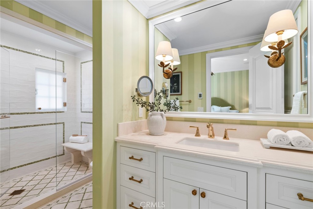 En-suite bathroom to bedroom #2 - 1 Cypress Point Lane, Newport Beach CA 92660 - photo 20