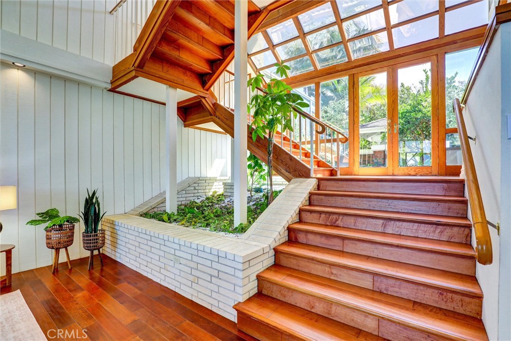 Atrium area in entry - 1 Saint Tropez, Newport Beach CA 92660 - photo 10