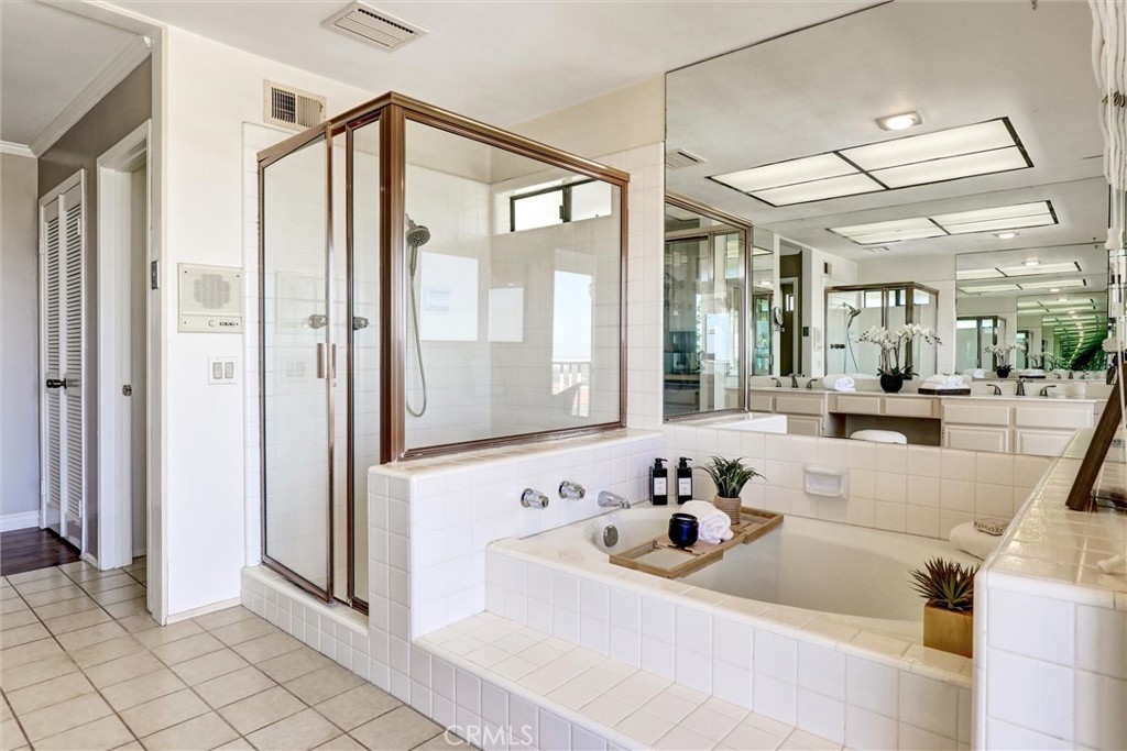 Soaking tub-master - 1 Saint Tropez, Newport Beach CA 92660 - photo 46