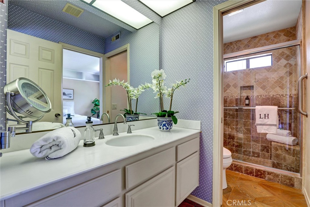 Jack and Jill full bath - 1 Saint Tropez, Newport Beach CA 92660 - photo 49