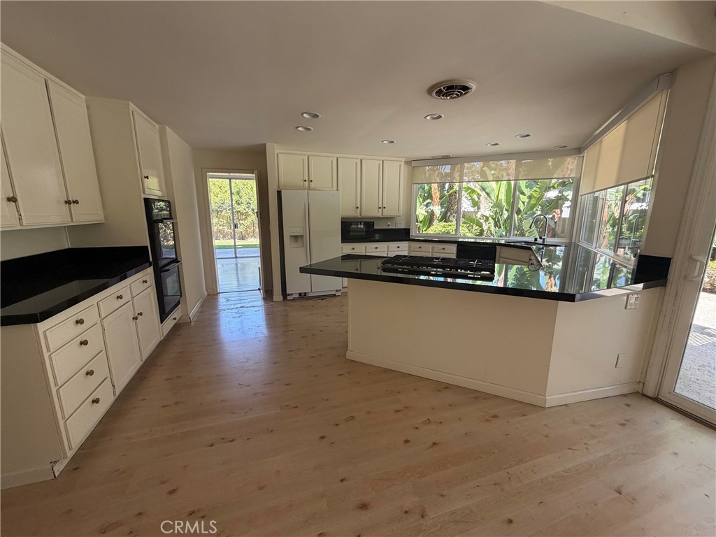 10 Rue Valbonne, Newport Beach CA 92660 - photo 10