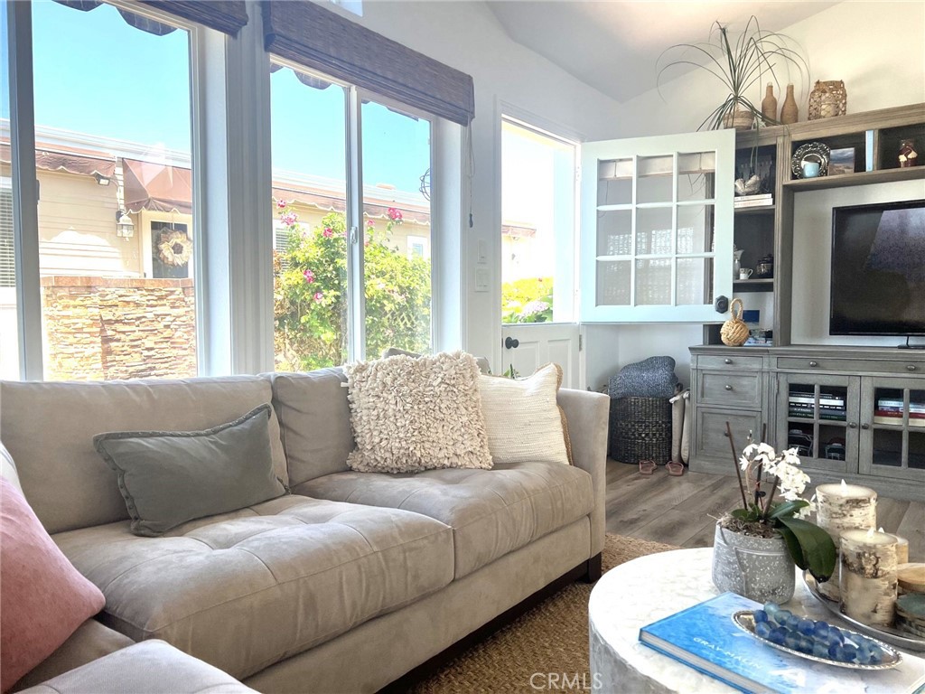 10 SARATOGA 10, Newport Beach CA 92660 - photo 5