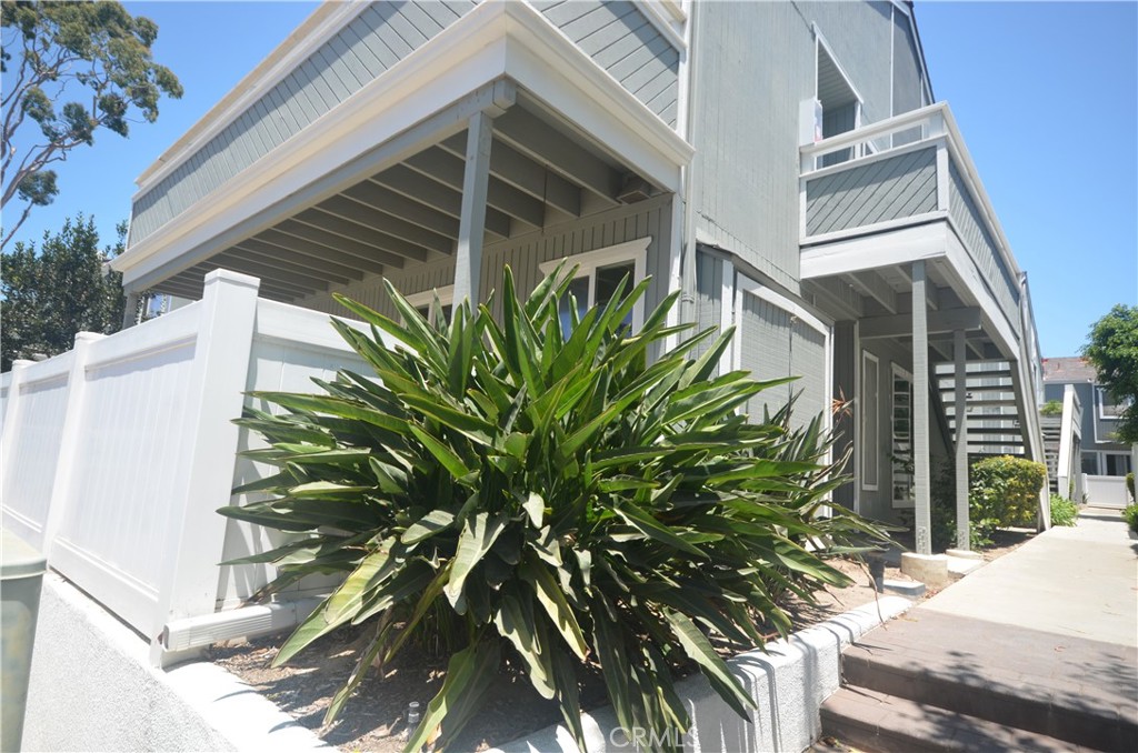 10 Seaside Circle, Newport Beach CA 92663 - photo 1