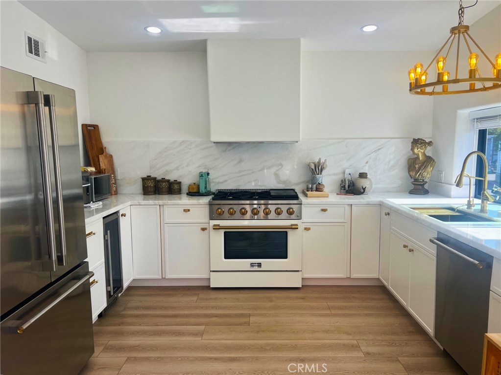 100 Yorktown, Newport Beach CA 92660 - photo 1