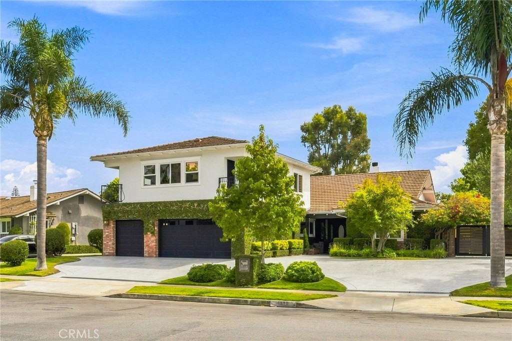 1000 Dover Drive, Newport Beach CA 92660 - photo 2