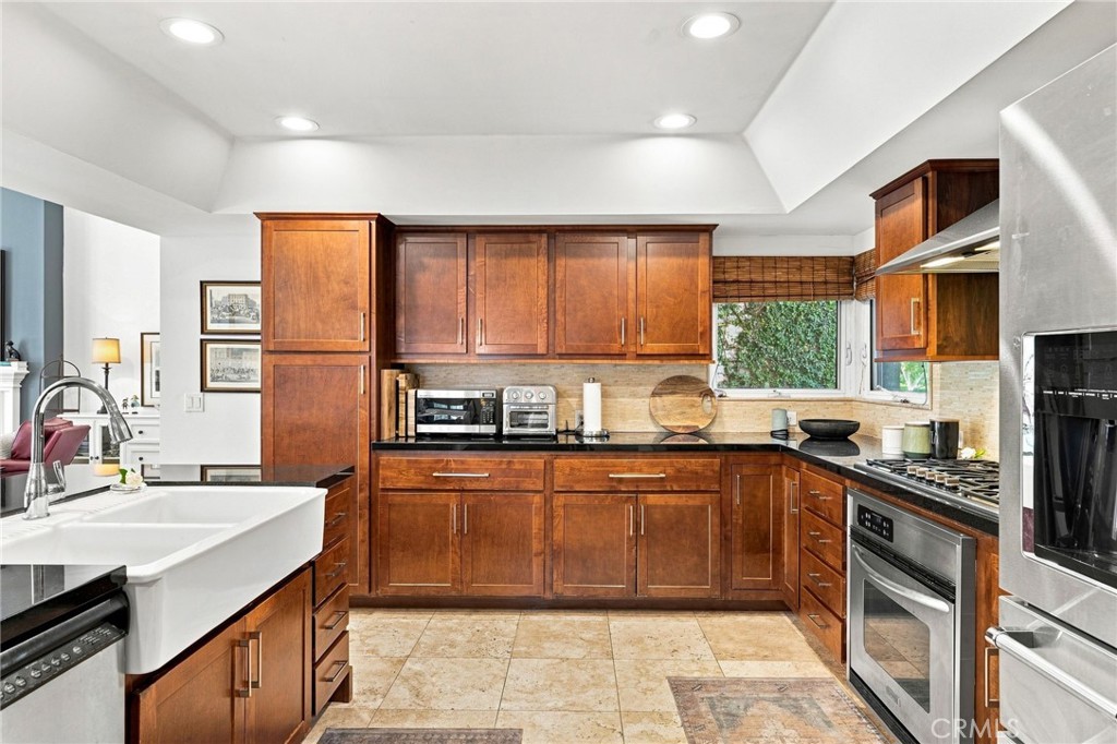 1000 Dover Drive, Newport Beach CA 92660 - photo 13