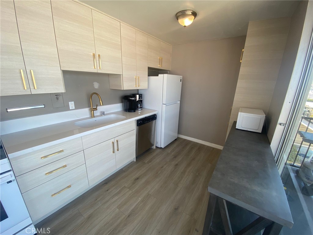 1006 E. Balboa Blvd B, Newport Beach CA 92661 - photo 9
