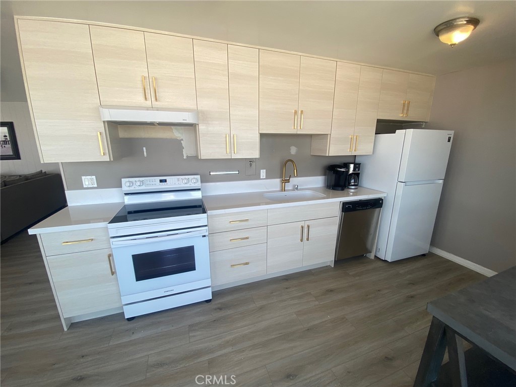 1006 E. Balboa Blvd B, Newport Beach CA 92661 - photo 12