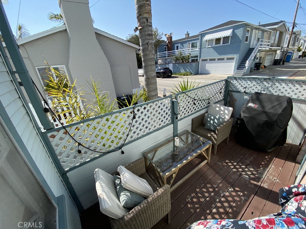 Private patio - 1007 Balboa Ave. Avenue, Newport Beach CA 92662 - photo 3