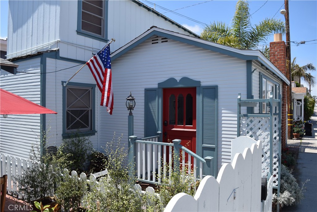 Front door - 1007 Balboa Ave. Avenue, Newport Beach CA 92662 - photo 8