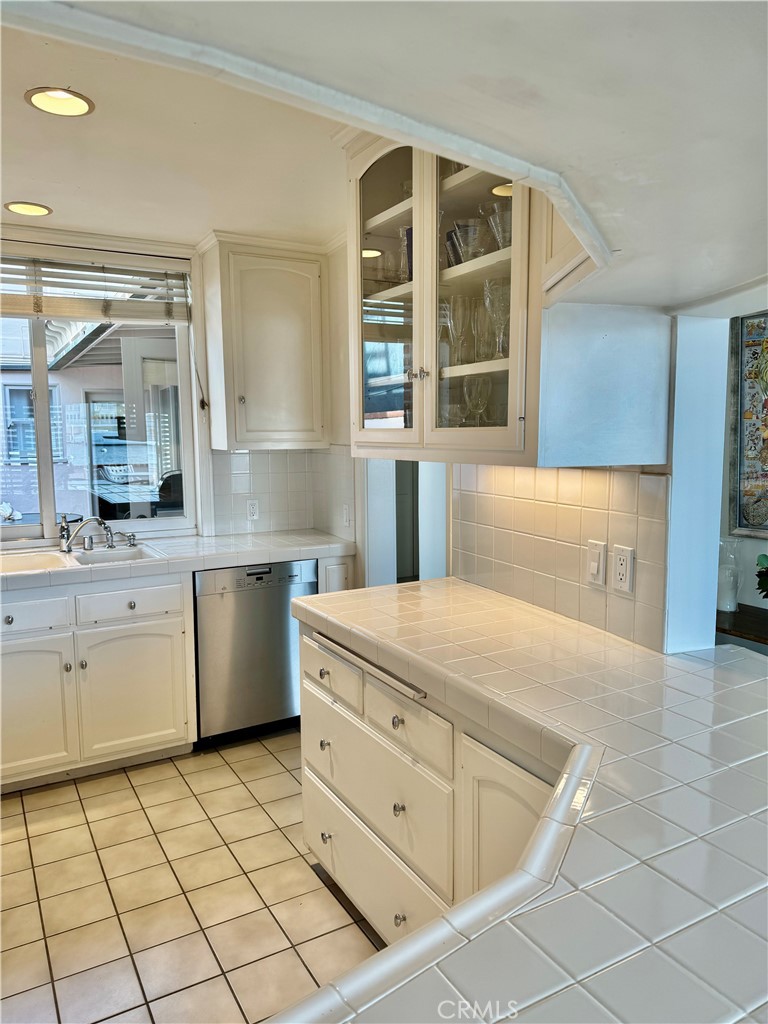 1009 N Bay Front, Newport Beach CA 92662 - photo 10