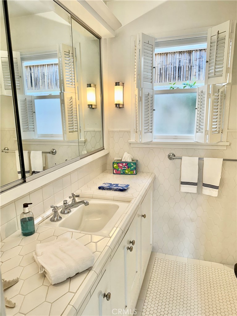 1009 N Bay Front, Newport Beach CA 92662 - photo 19