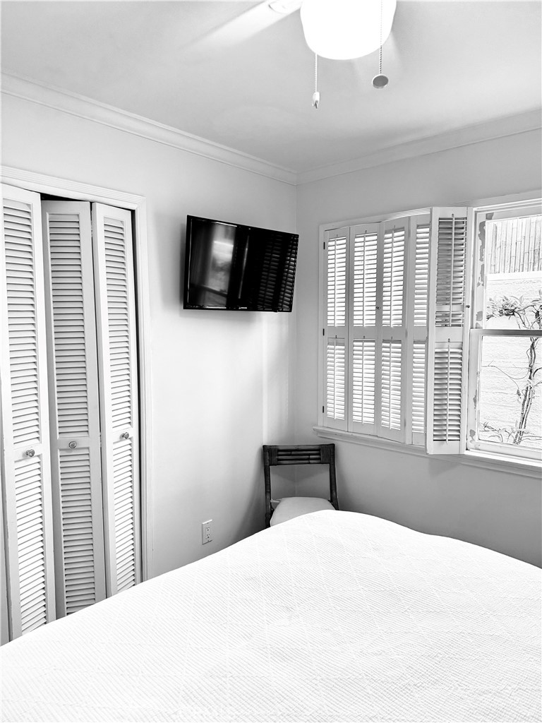 1009 N Bay Front, Newport Beach CA 92662 - photo 22