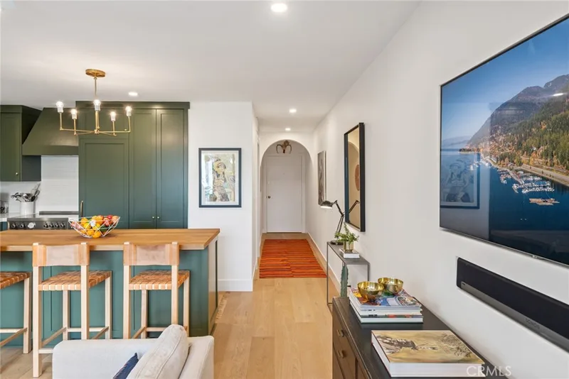 101 Scholz 221, Newport Beach, CA 92663