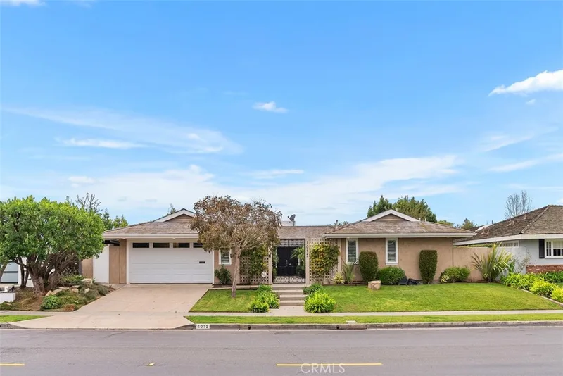 1015 Nottingham Road, Newport Beach, CA 92660