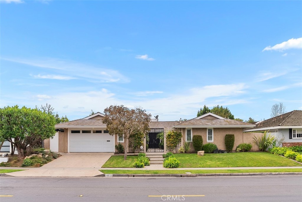 1015 Nottingham Road, Newport Beach CA 92660 - photo 1