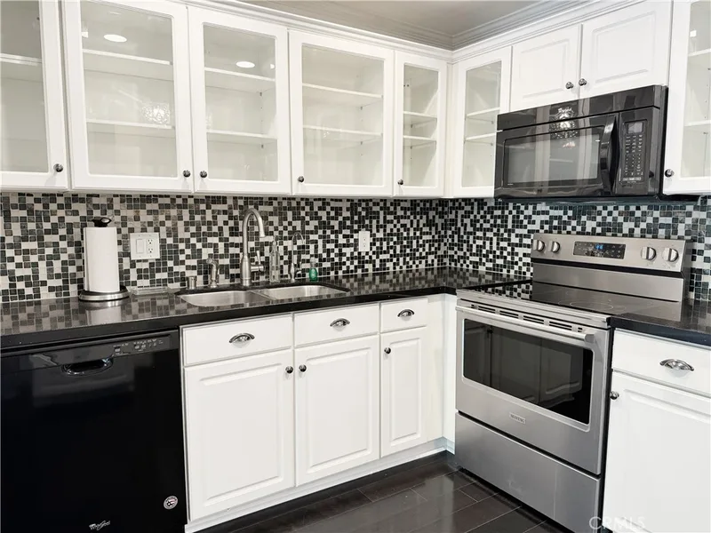 102 Sholtz Plaza 149, Newport Beach, CA 92663