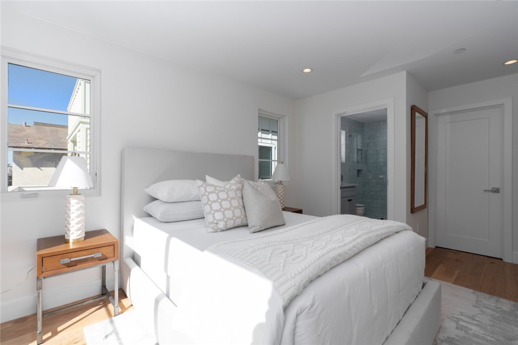 1025 W Balboa Boulevard, Newport Beach CA 92661 - photo 40