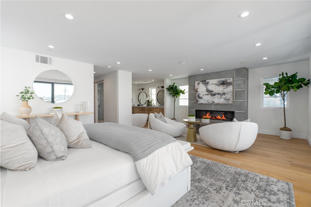 1025 W Balboa Boulevard, Newport Beach CA 92661 - photo 53
